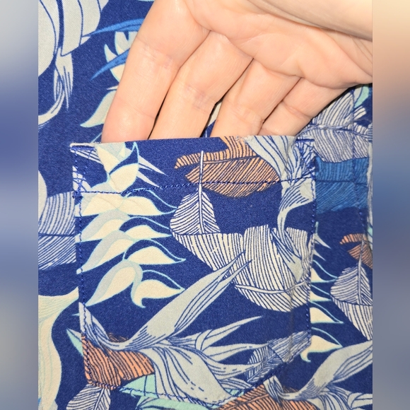 Cat & Jack Boy's M 8/10 Hawaiian Shirt - Picture 3 of 11